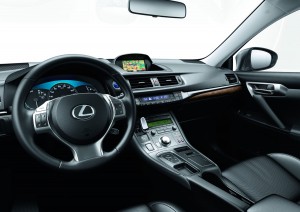 Interior del Lexus 200h Move On White Edition 